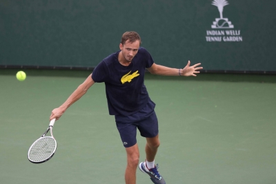 Medvedev endures rain delay to reach Indian Wells pre-quarters | Medvedev endures rain delay to reach Indian Wells pre-quarters