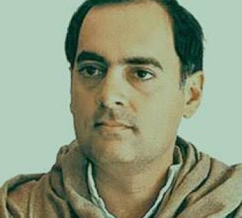 Rajiv Gandhi assassination case: SC unhappy with pendency of convict's pardon plea | Rajiv Gandhi assassination case: SC unhappy with pendency of convict's pardon plea Rajiv Gandhi assassination case: SC unhappy with pendency of convict's pardon plea | Rajiv Gandhi assassination case: SC unhappy with pendency of convict's pardon plea