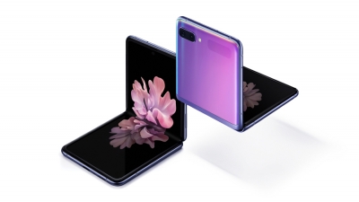 Samsung dominates 2020 foldable smartphone market: Report | Samsung dominates 2020 foldable smartphone market: Report