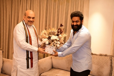 Junior NTR calls on Amit Shah in Hyderabad | Junior NTR calls on Amit Shah in Hyderabad