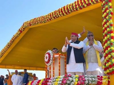 Akhilesh attacks BJP at Rajbhar's rally | Akhilesh attacks BJP at Rajbhar's rally