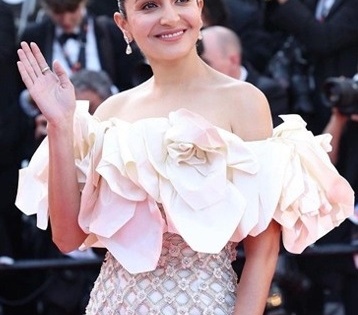 Anushka Sharma personifies elegance in her Cannes debut | Anushka Sharma personifies elegance in her Cannes debut