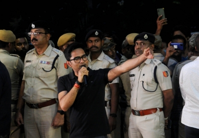 After SC relief from arrest till Monday, Abhishek Banerjee sharpens attack on Shah | After SC relief from arrest till Monday, Abhishek Banerjee sharpens attack on Shah After SC relief from arrest till Monday, Abhishek Banerjee sharpens attack on Shah | After SC relief from arrest till Monday, Abhishek Banerjee sharpens attack on Shah
