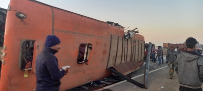 10 pilgrims killed in bus-truck accident in Maha, CM orders probe | 10 pilgrims killed in bus-truck accident in Maha, CM orders probe 10 pilgrims killed in bus-truck accident in Maha, CM orders probe | 10 pilgrims killed in bus-truck accident in Maha, CM orders probe