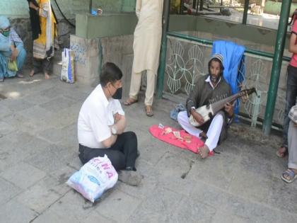 Devotees in J-K's Anantnag celebrate annual Urs festival | Devotees in J-K's Anantnag celebrate annual Urs festival