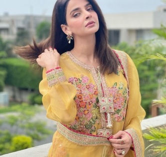 Warrants issued against 'Hindi Medium' actress, Pak stars Saba Qamar, Bilal Saeed | Warrants issued against 'Hindi Medium' actress, Pak stars Saba Qamar, Bilal Saeed