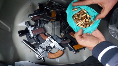 Delhi police nab key member of illegal arms ring, seize 35 pistols | Delhi police nab key member of illegal arms ring, seize 35 pistols