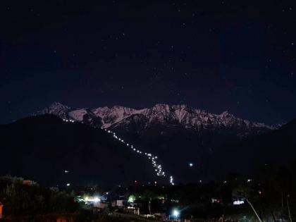 Himachal lights up trek to hilltop shrine with solar power | Himachal lights up trek to hilltop shrine with solar power