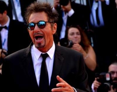 Al Pacino's girlfriend dumps him because he's 'old, stingy' | Al Pacino's girlfriend dumps him because he's 'old, stingy'