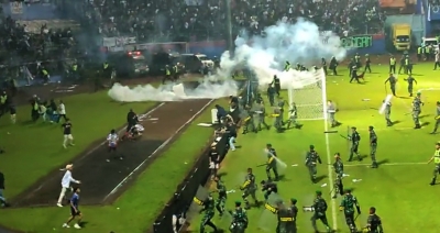 Indonesia launches fact-finding team to probe deadly football stampede | Indonesia launches fact-finding team to probe deadly football stampede