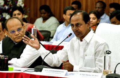 Migrant workers can't be sent at once: Telangana CM | Migrant workers can't be sent at once: Telangana CM
