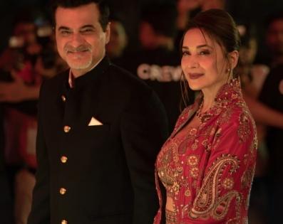 IANS Review: 'The Fame Game': A treat for Madhuri Dixit's fans (IANS Rating: ***) | IANS Review: 'The Fame Game': A treat for Madhuri Dixit's fans (IANS Rating: ***) IANS Review: 'The Fame Game': A treat for Madhuri Dixit's fans (IANS Rating: ***) | IANS Review: 'The Fame Game': A treat for Madhuri Dixit's fans (IANS Rating: ***)