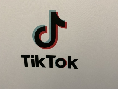 Tik Tok star thrashed over photo with gangster in Delhi | Tik Tok star thrashed over photo with gangster in Delhi