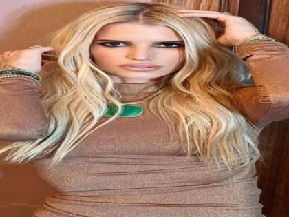 Mistaken for Britney Spears by autograph seeker: Jessica Simpson | Mistaken for Britney Spears by autograph seeker: Jessica Simpson Mistaken for Britney Spears by autograph seeker: Jessica Simpson | Mistaken for Britney Spears by autograph seeker: Jessica Simpson