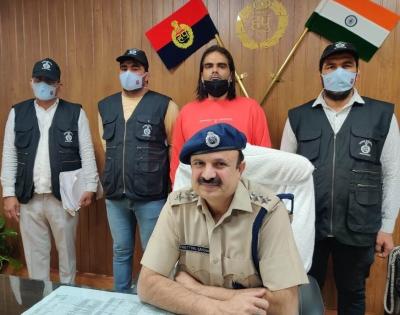 Gurugram: Accused involved in Rs 400 Cr fraud with Citibank held | Gurugram: Accused involved in Rs 400 Cr fraud with Citibank held Gurugram: Accused involved in Rs 400 Cr fraud with Citibank held | Gurugram: Accused involved in Rs 400 Cr fraud with Citibank held