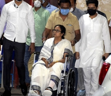 Mamata to hit campaign trail on wheelchair from Monday | Mamata to hit campaign trail on wheelchair from Monday