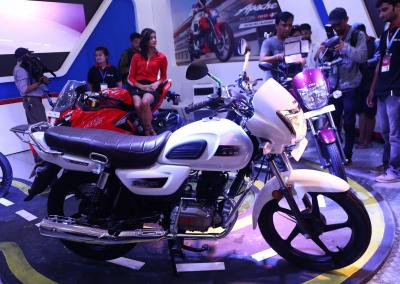 2-wheeler industry's FY22 volumes likely to grow by 12-14%: Report | 2-wheeler industry's FY22 volumes likely to grow by 12-14%: Report