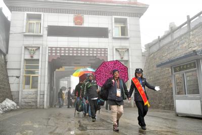 China's military aggression deals big blow to border trade through Nathu La: Report | China's military aggression deals big blow to border trade through Nathu La: Report