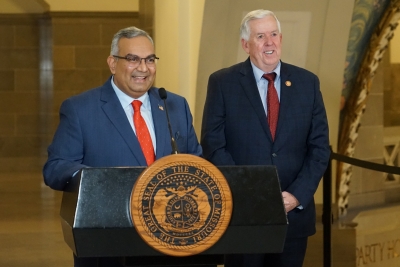 Indian-American Attorney named 1st non-white treasurer of Missouri | Indian-American Attorney named 1st non-white treasurer of Missouri
