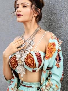 Rubina Dilaik finds bit challenging to dance in front of Madhuri Dixit | Rubina Dilaik finds bit challenging to dance in front of Madhuri Dixit