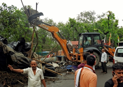Locals clash with police amid anti-encroachment drive in Delhi's Mehrauli | Locals clash with police amid anti-encroachment drive in Delhi's Mehrauli Locals clash with police amid anti-encroachment drive in Delhi's Mehrauli | Locals clash with police amid anti-encroachment drive in Delhi's Mehrauli