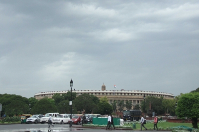 Delhi-NCR wakes up to clear sky; AQI 'moderate' | Delhi-NCR wakes up to clear sky; AQI 'moderate'