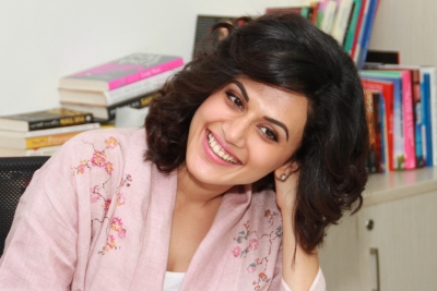 Taapsee Pannu doesn't like putting nailpaint | Taapsee Pannu doesn't like putting nailpaint