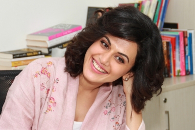 Taapsee Pannu is in a relationship with 'no baggage, no burden' | Taapsee Pannu is in a relationship with 'no baggage, no burden' Taapsee Pannu is in a relationship with 'no baggage, no burden' | Taapsee Pannu is in a relationship with 'no baggage, no burden'