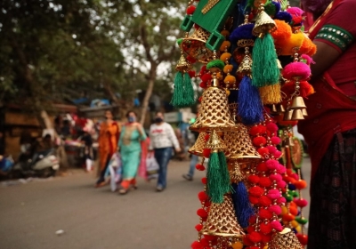 Delhi's Sarojini Nagar market shut for Covid norms violation | Delhi's Sarojini Nagar market shut for Covid norms violation