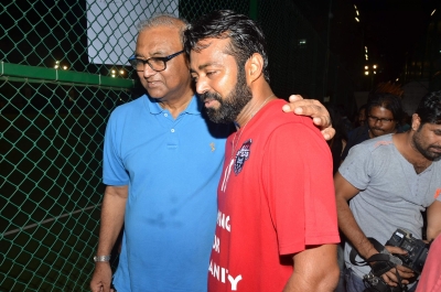 Keep telling Leander, he can continue for one more year: Vece Paes | Keep telling Leander, he can continue for one more year: Vece Paes