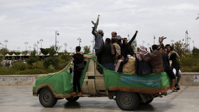 Battle rages in Yemen's al-Bayda province | Battle rages in Yemen's al-Bayda province
