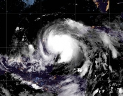 Hurricane Zeta makes landfall in Mexico | Hurricane Zeta makes landfall in Mexico