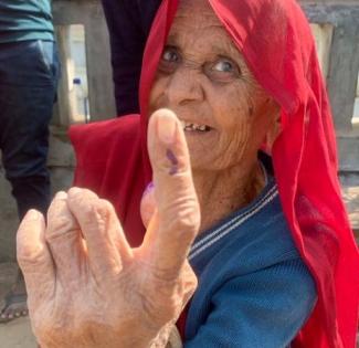 47.03 pc voter turnout in Gujarat: Valsad leads with 58.05 pc, Porbandar lowest at 37.96 pc | 47.03 pc voter turnout in Gujarat: Valsad leads with 58.05 pc, Porbandar lowest at 37.96 pc 47.03 pc voter turnout in Gujarat: Valsad leads with 58.05 pc, Porbandar lowest at 37.96 pc | 47.03 pc voter turnout in Gujarat: Valsad leads with 58.05 pc, Porbandar lowest at 37.96 pc