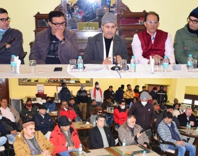 B'wood delegation assures support to local producers, artists in Kashmir | B'wood delegation assures support to local producers, artists in Kashmir
