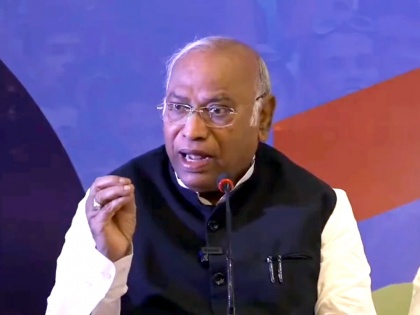 Kharge inaugurates LDM workshop, urges party cadre to develop leadership at grassroots | Kharge inaugurates LDM workshop, urges party cadre to develop leadership at grassroots