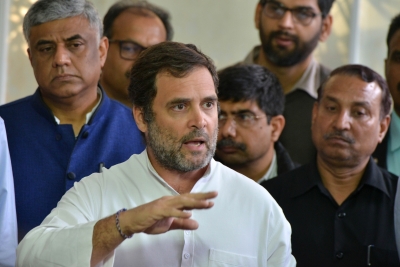 Rahul Gandhi hails financial assistance to poor | Rahul Gandhi hails financial assistance to poor