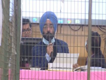 Chandigarh civic polls: AAP wins four wards, BJP three, sitting mayor Ravi Sharma loses | Chandigarh civic polls: AAP wins four wards, BJP three, sitting mayor Ravi Sharma loses Chandigarh civic polls: AAP wins four wards, BJP three, sitting mayor Ravi Sharma loses | Chandigarh civic polls: AAP wins four wards, BJP three, sitting mayor Ravi Sharma loses