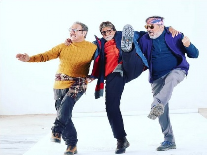 Amitabh Bachchan shares a candid picture with his 'Uunchai' co-stars | Amitabh Bachchan shares a candid picture with his 'Uunchai' co-stars