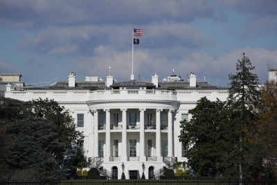 Driver dies after vehicle crashes into White House gate | Driver dies after vehicle crashes into White House gate