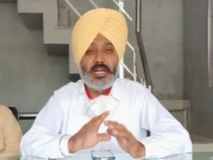 AAP leader says about 25,000 'fugitives' out of police custody in Punjab, slams Amarinder Singh | AAP leader says about 25,000 'fugitives' out of police custody in Punjab, slams Amarinder Singh