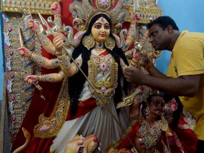 Stone pelting in Bihar's Saran during immersion of Durga idols | Stone pelting in Bihar's Saran during immersion of Durga idols