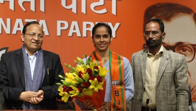 Saina joins other sportspersons who opted for BJP | Saina joins other sportspersons who opted for BJP