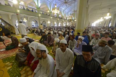Singapore mosques partially reopen | Singapore mosques partially reopen