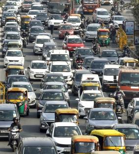 Traffic diverted on NH 48 to facilitate construction of Dwarka E-way | Traffic diverted on NH 48 to facilitate construction of Dwarka E-way Traffic diverted on NH 48 to facilitate construction of Dwarka E-way | Traffic diverted on NH 48 to facilitate construction of Dwarka E-way