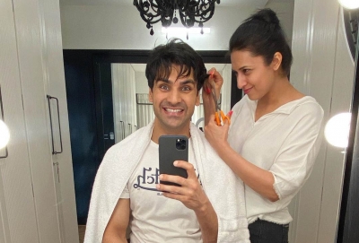 Divyanka Tripathi can officially be a men's hairstylist! | Divyanka Tripathi can officially be a men's hairstylist!