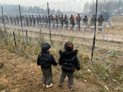 Poland starts building barrier on border with Belarus | Poland starts building barrier on border with Belarus