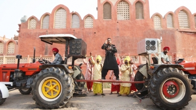 Mika Singh creates hook steps for his fans in his music video | Mika Singh creates hook steps for his fans in his music video