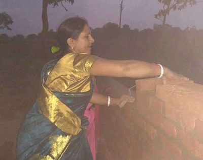 Jharkhand's 50K 'rani mistri' - woman masons - storm male bastion, and how! | Jharkhand's 50K 'rani mistri' - woman masons - storm male bastion, and how!