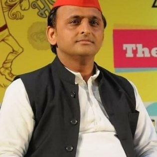 Akhilesh continues to lose friends when he needs them the most | Akhilesh continues to lose friends when he needs them the most