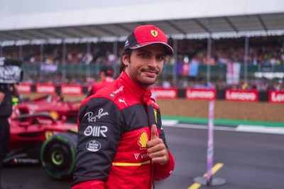 Formula 1: Sainz pips Verstappen to take maiden pole in wet British GP | Formula 1: Sainz pips Verstappen to take maiden pole in wet British GP